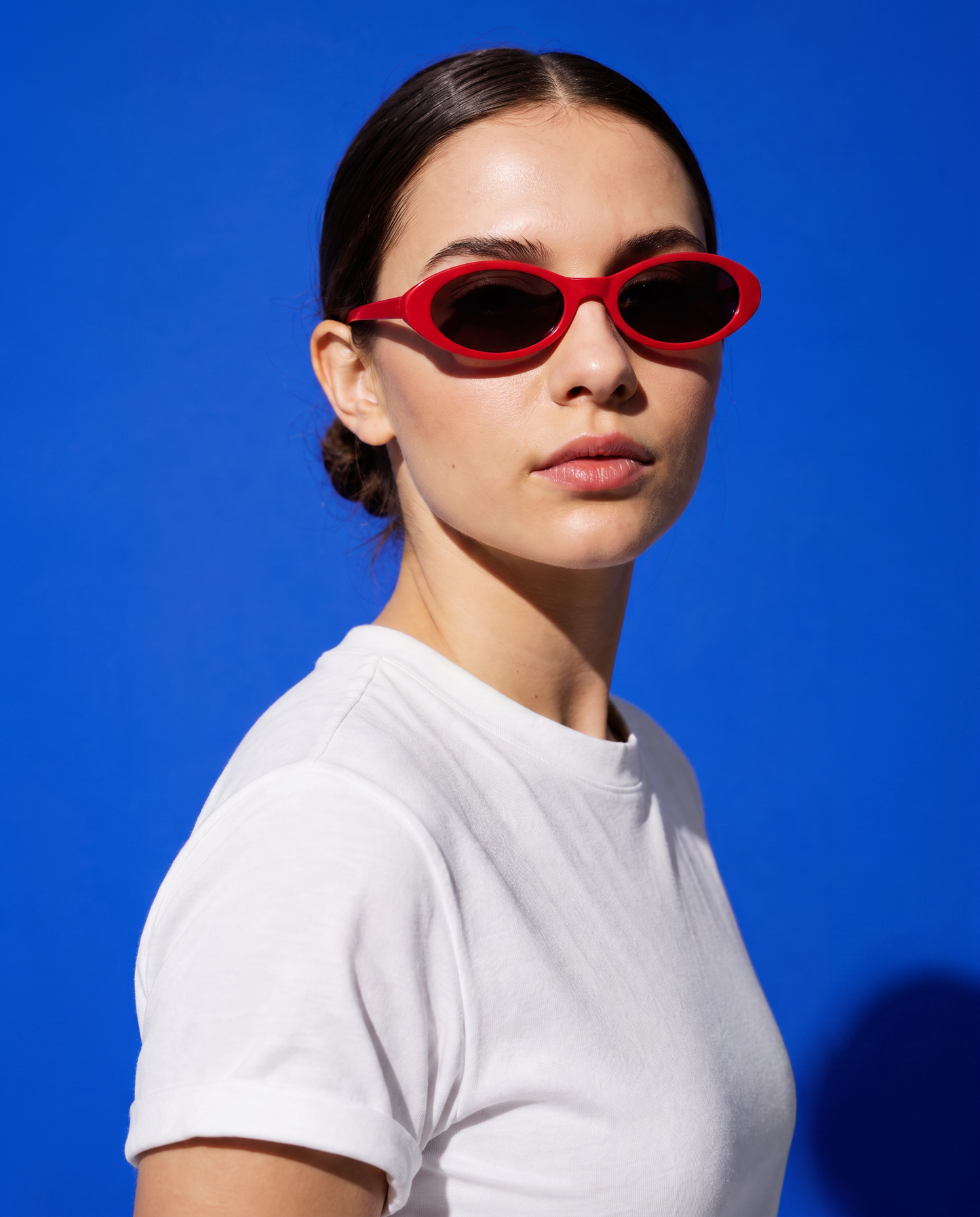 BLOODSHOT — Oval Frame / Cherry Red